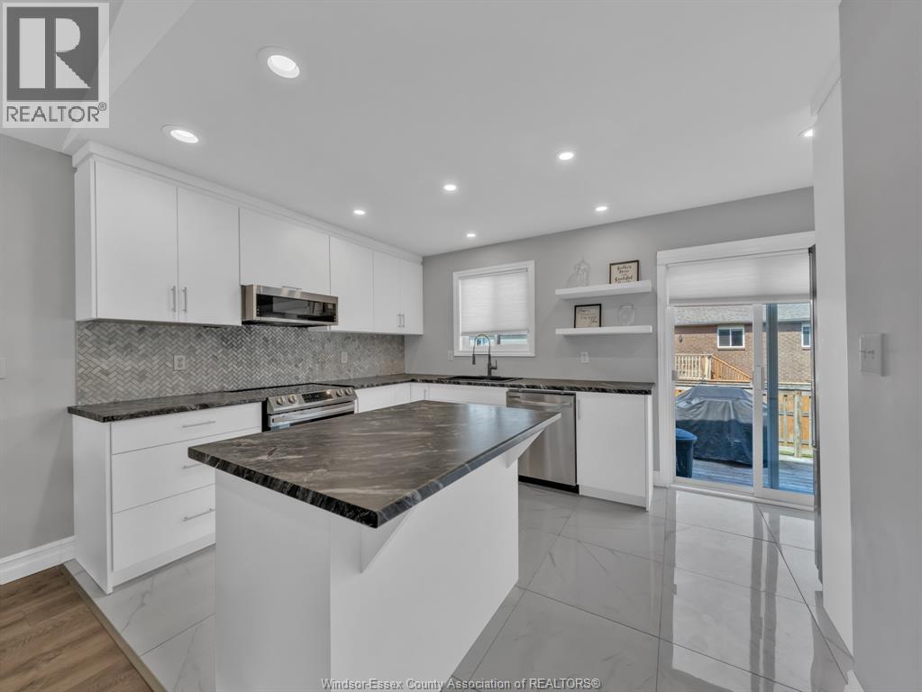 Photo 14 of 2432 Askin, Windsor ON