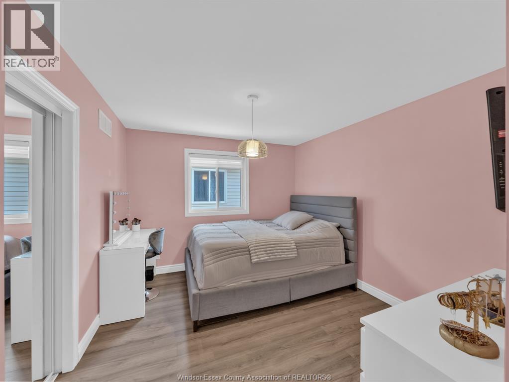 Photo 19 of 2432 Askin, Windsor ON