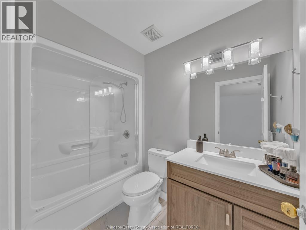 Photo 26 of 2432 Askin, Windsor ON