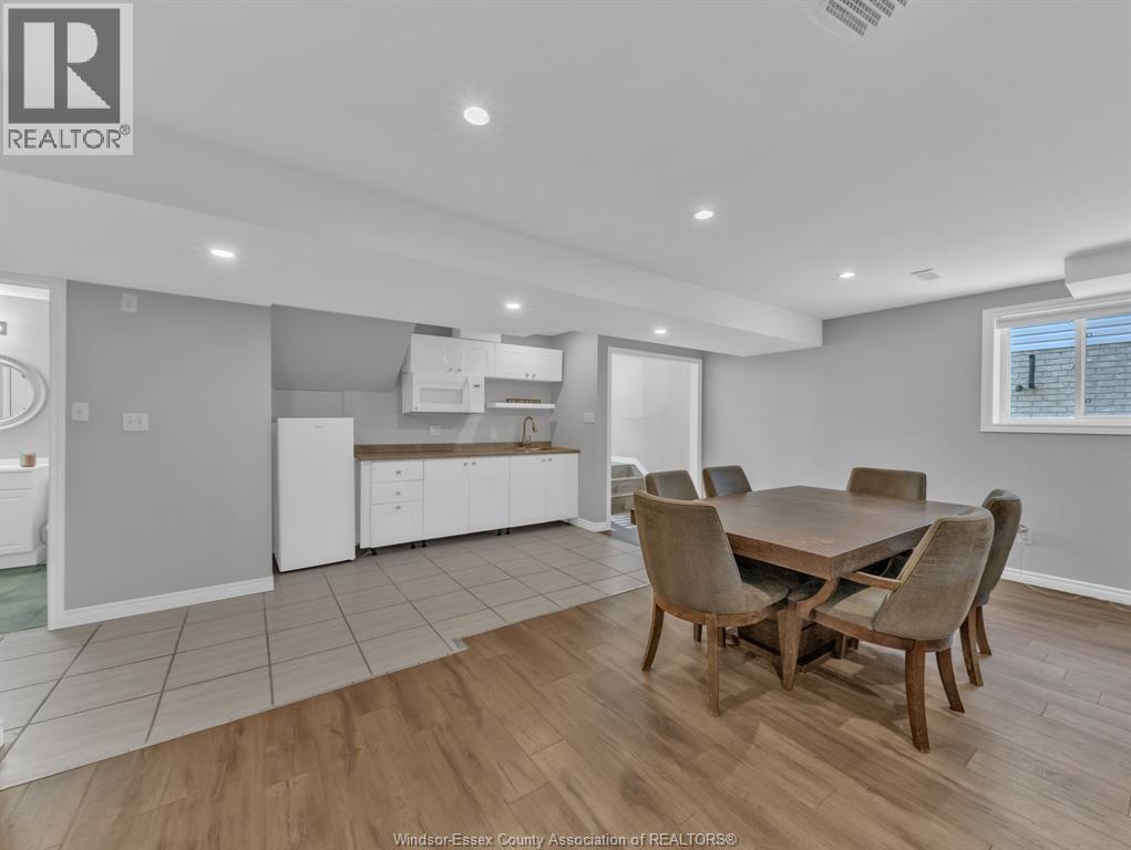 Photo 32 of 2432 Askin, Windsor ON