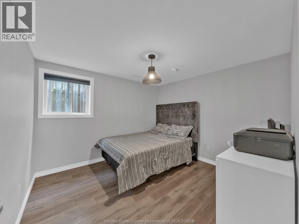 Photo 35 of 2432 Askin, Windsor ON