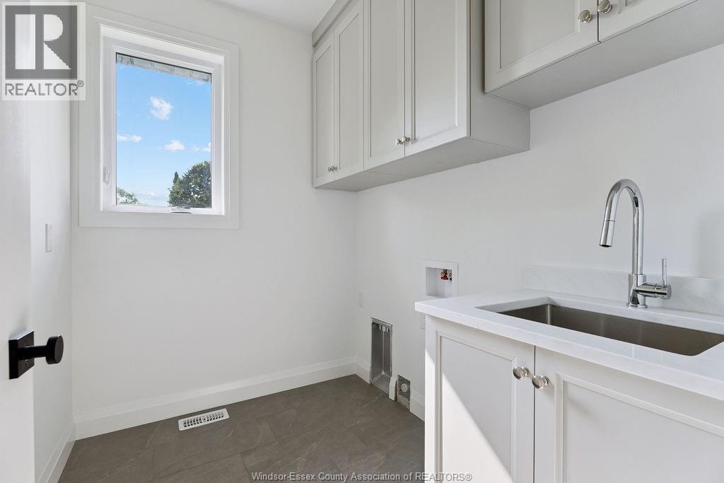 Photo 36 of 1407 Stuart, Lasalle ON