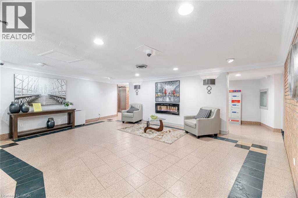 Photo 5 of 1240 Marlborough Court Unit 606, Oakville ON