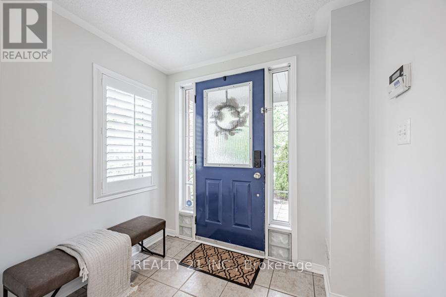 Photo 4 of 13 Ventura Lane, Ajax ON