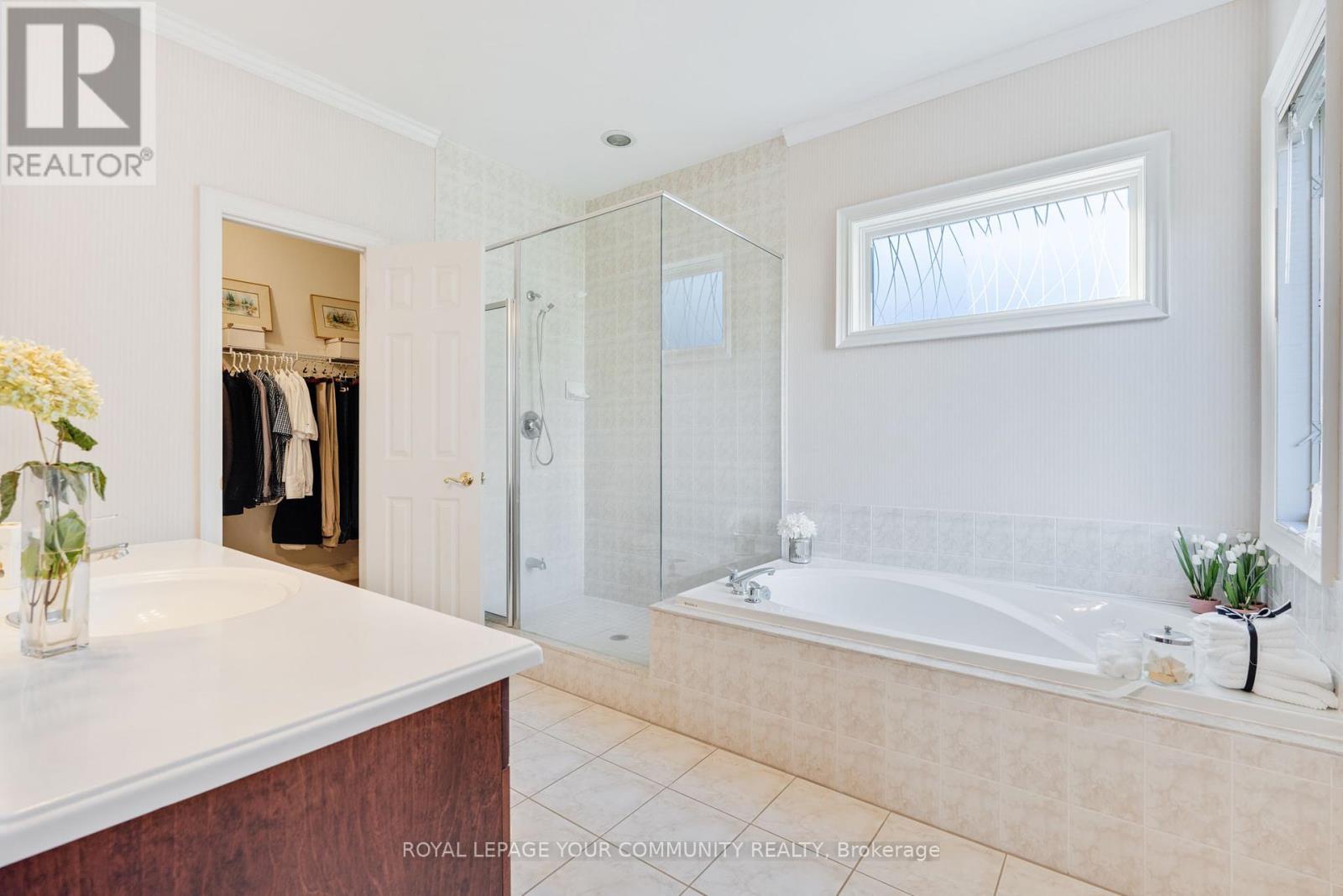 Photo 25 of 27 Faldos Flight, Whitchurchstouffville ON