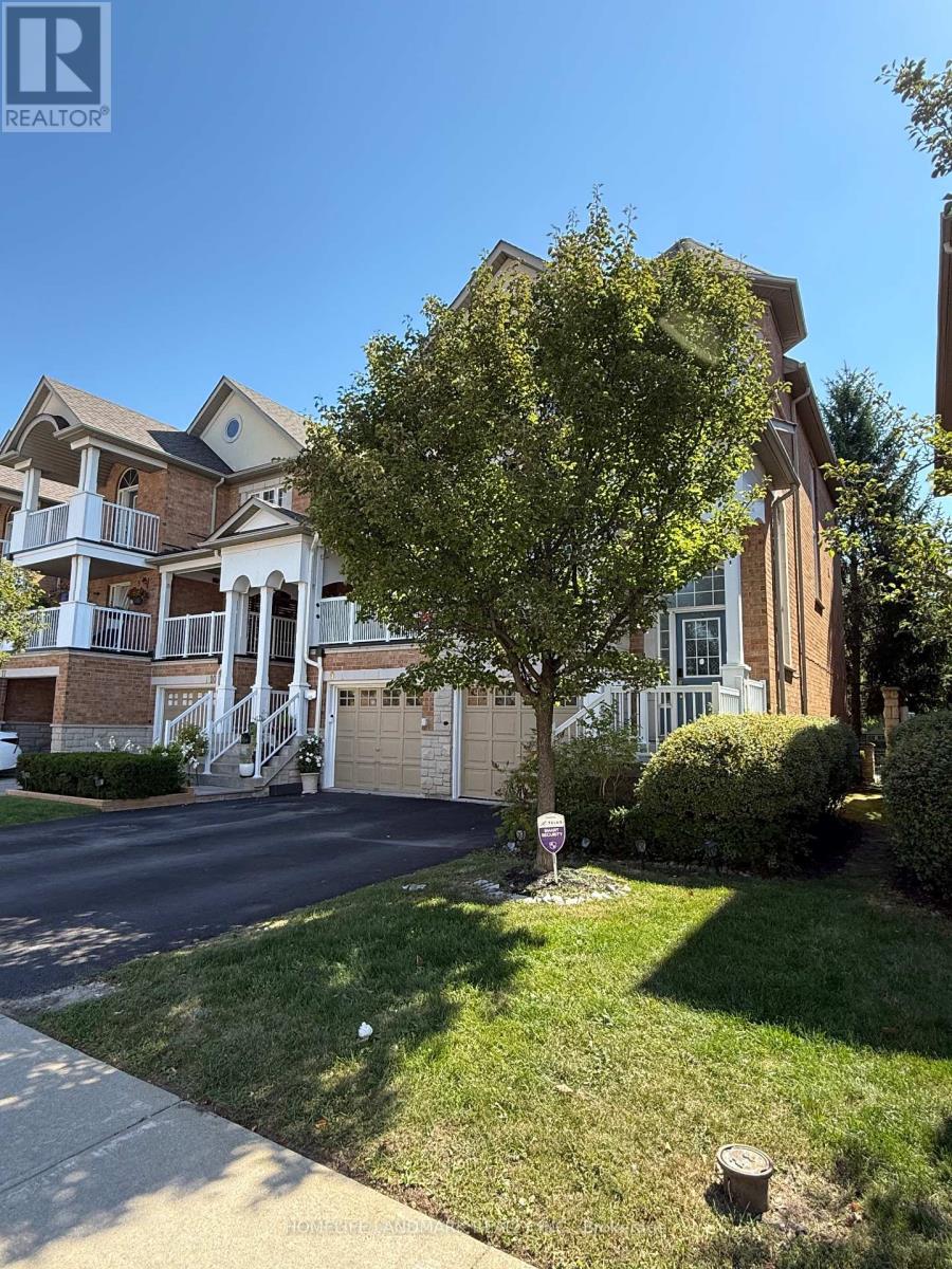 Photo 2 of 8 601 Shoreline Drive, Mississauga ON