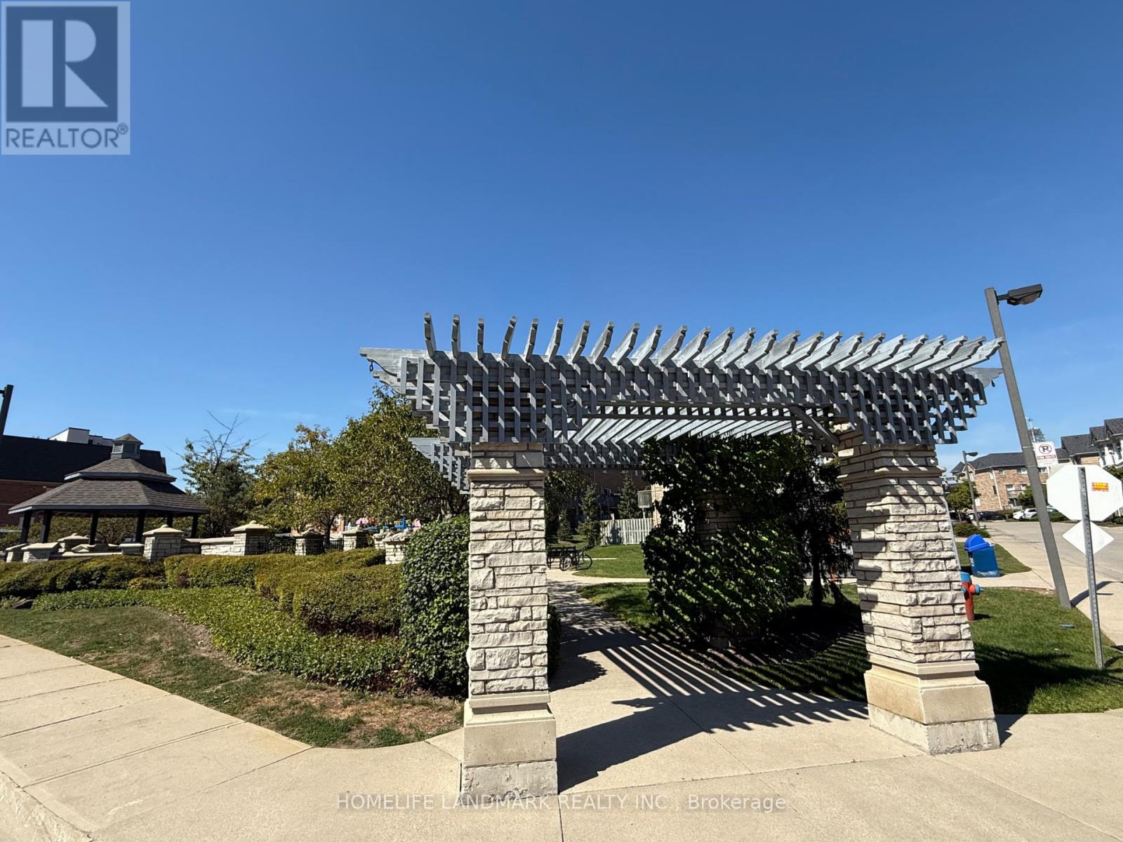 Photo 15 of 8 601 Shoreline Drive, Mississauga ON