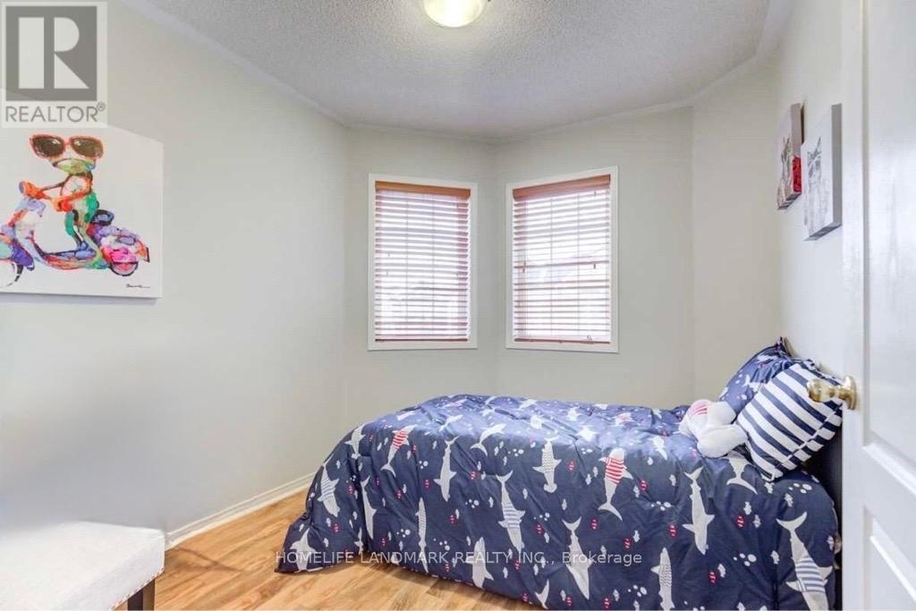 Photo 9 of 8 601 Shoreline Drive, Mississauga ON
