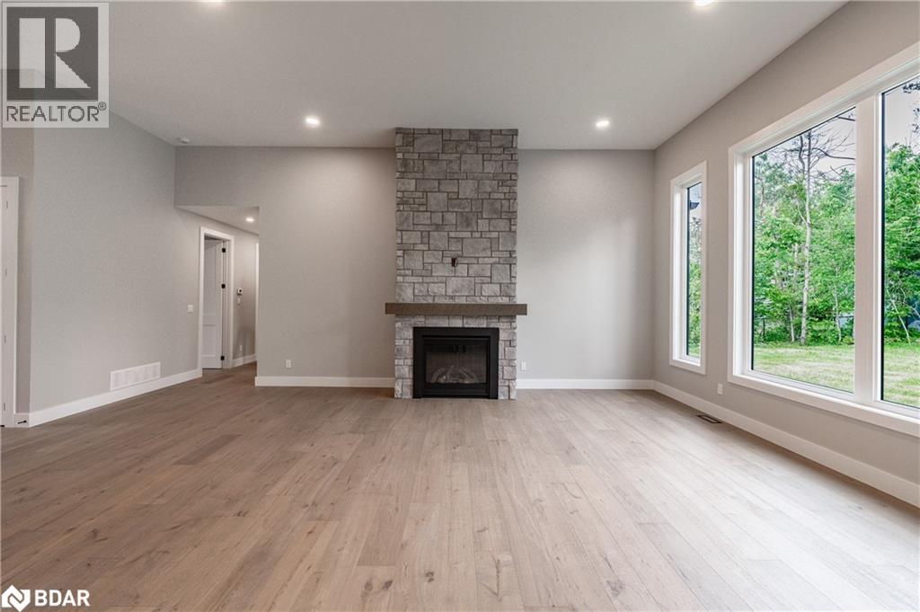 Photo 8 of 32 Alpine Way, Oromedonte ON