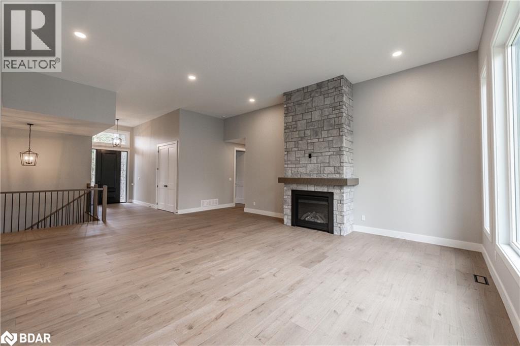 Photo 9 of 32 Alpine Way, Oromedonte ON