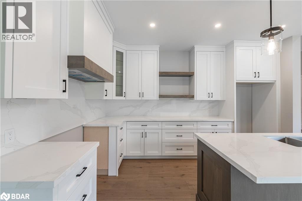Photo 13 of 32 Alpine Way, Oromedonte ON