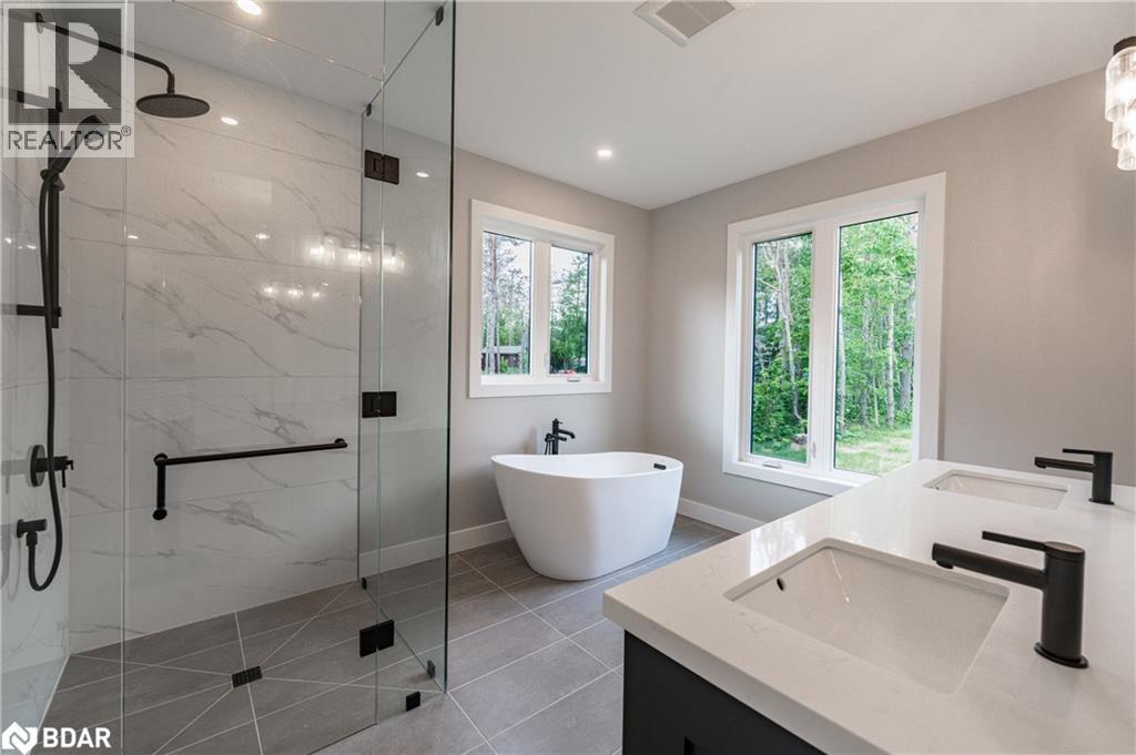 Photo 16 of 32 Alpine Way, Oromedonte ON