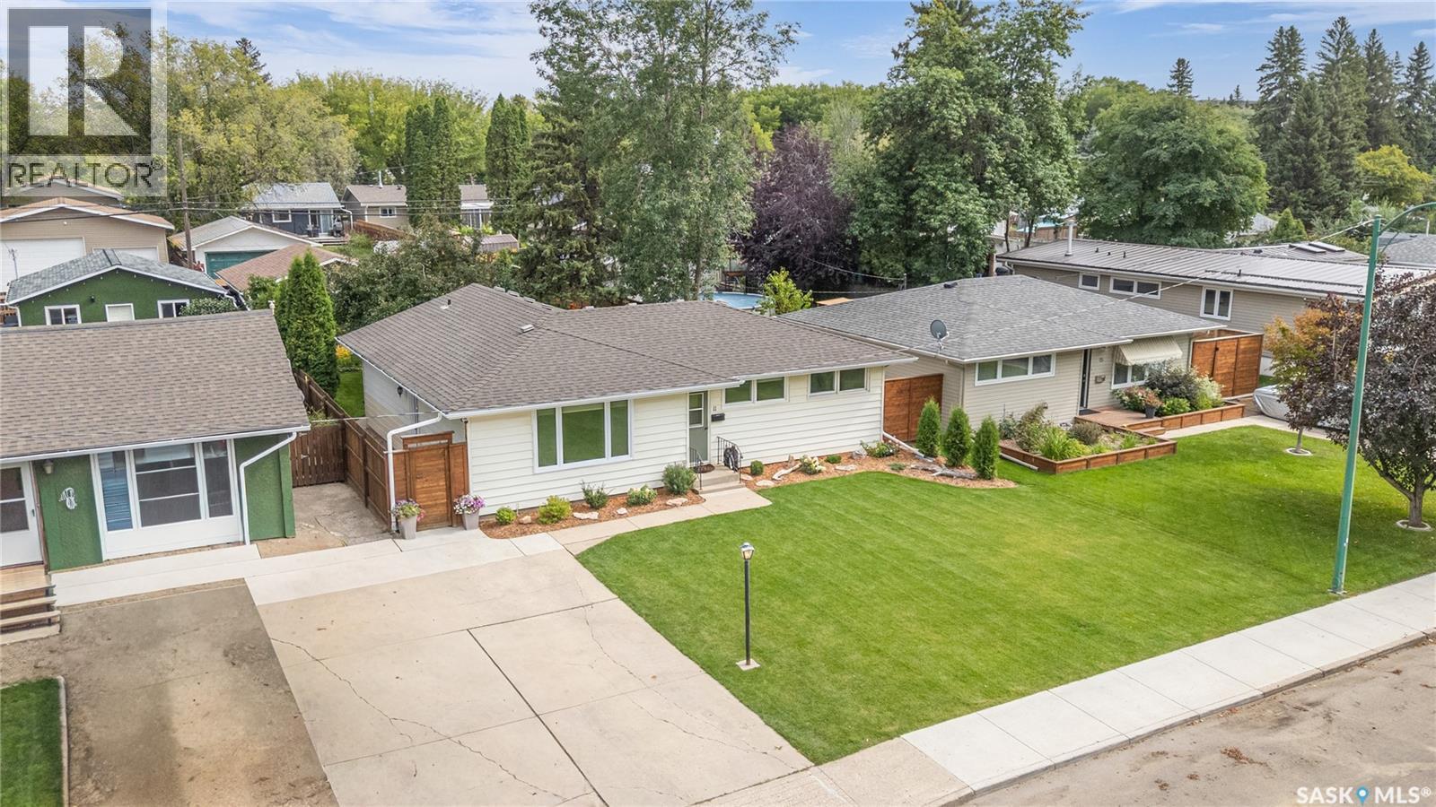 Photo 1 of 11 Grosvenor Crescent, Saskatoon SK