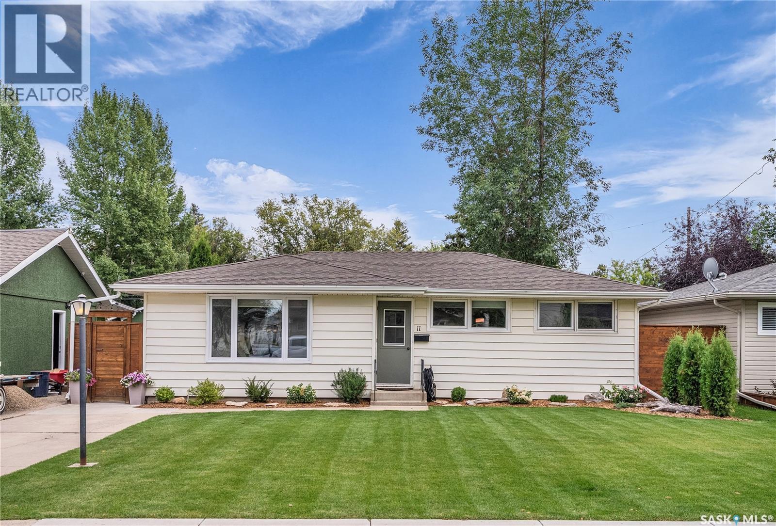 Photo 2 of 11 Grosvenor Crescent, Saskatoon SK