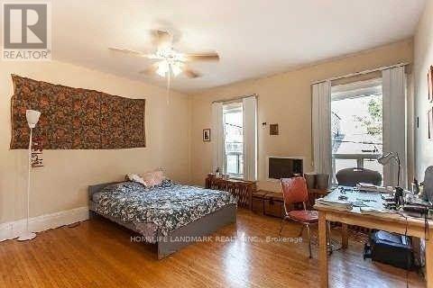 Photo 3 of 2nd 3rd 26 Lippincott Street, Toronto ON
