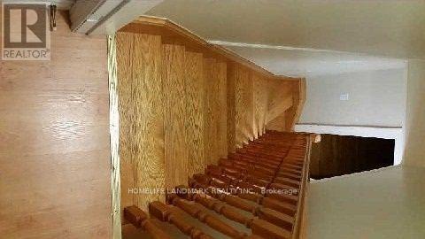 Photo 8 of 2nd 3rd 26 Lippincott Street, Toronto ON