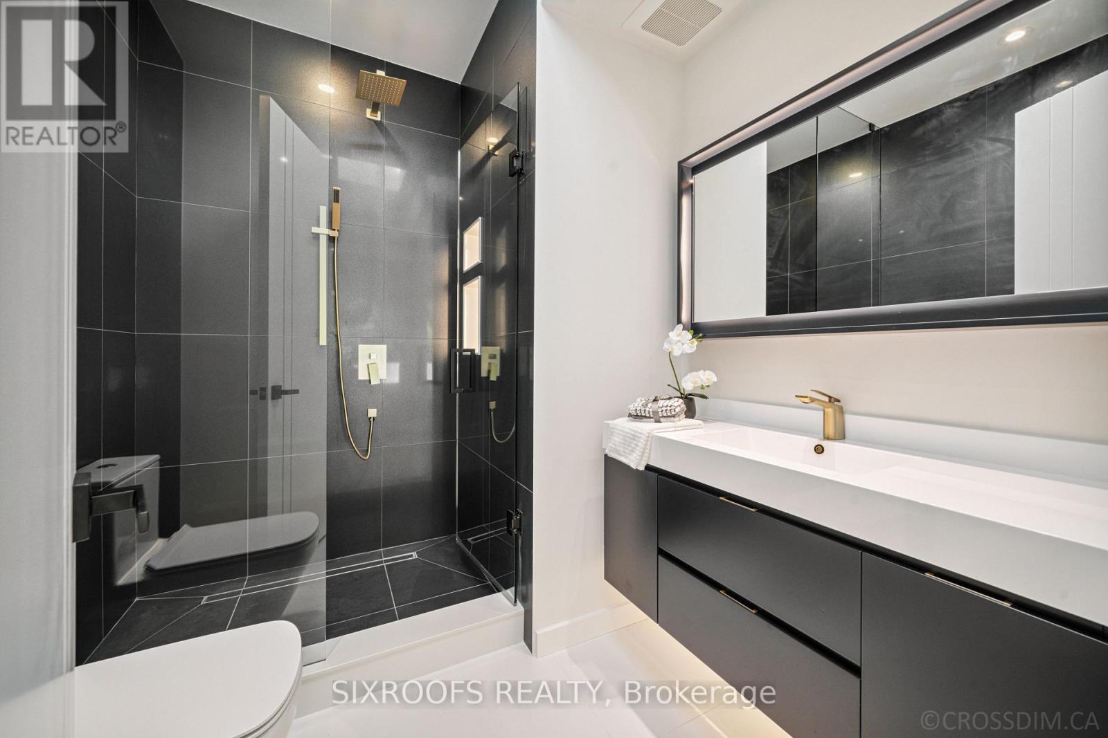 Photo 40 of 44 A Alcina Avenue, Toronto ON