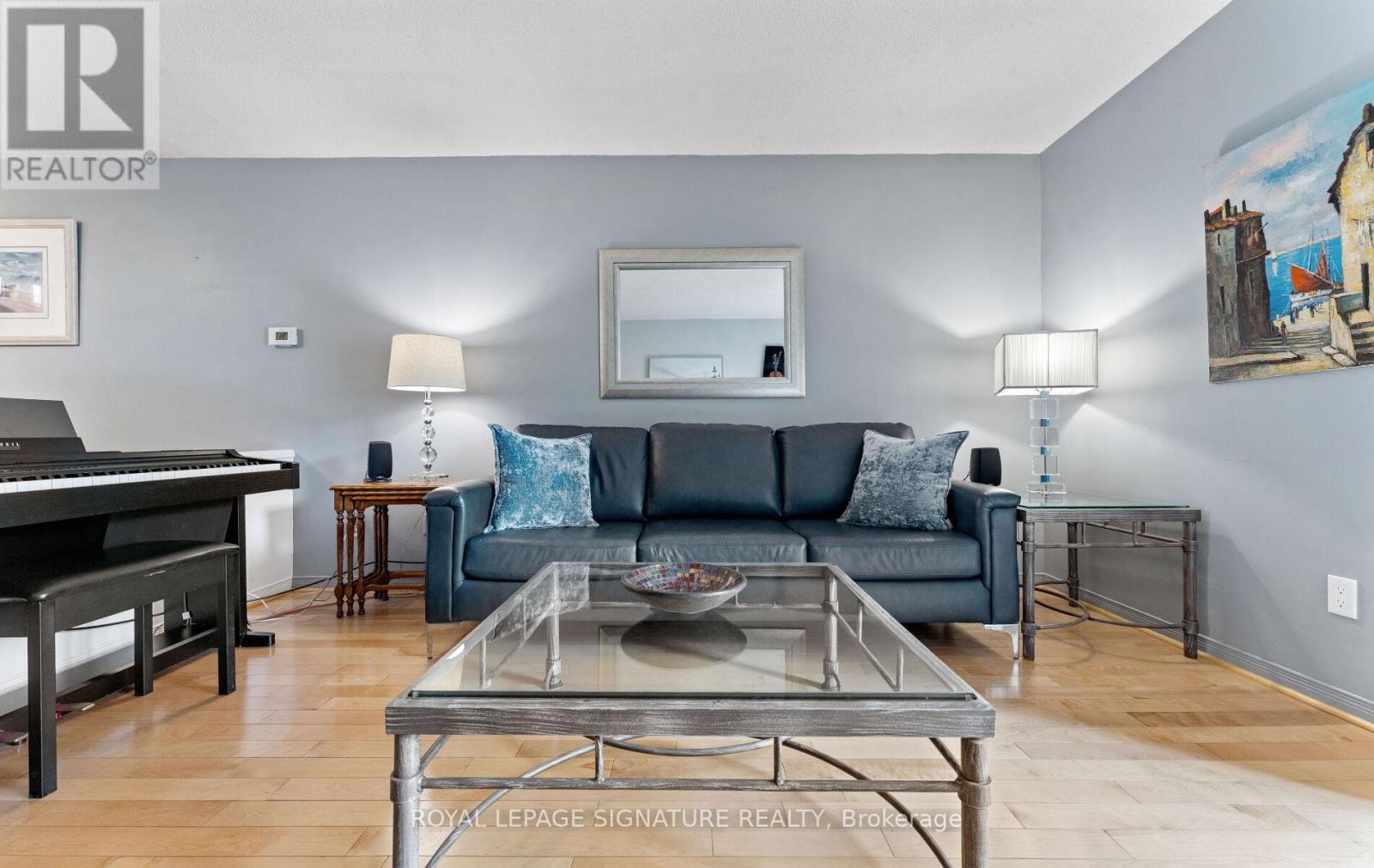 Photo 11 of 74 Dutch Myrtle Way, Toronto ON