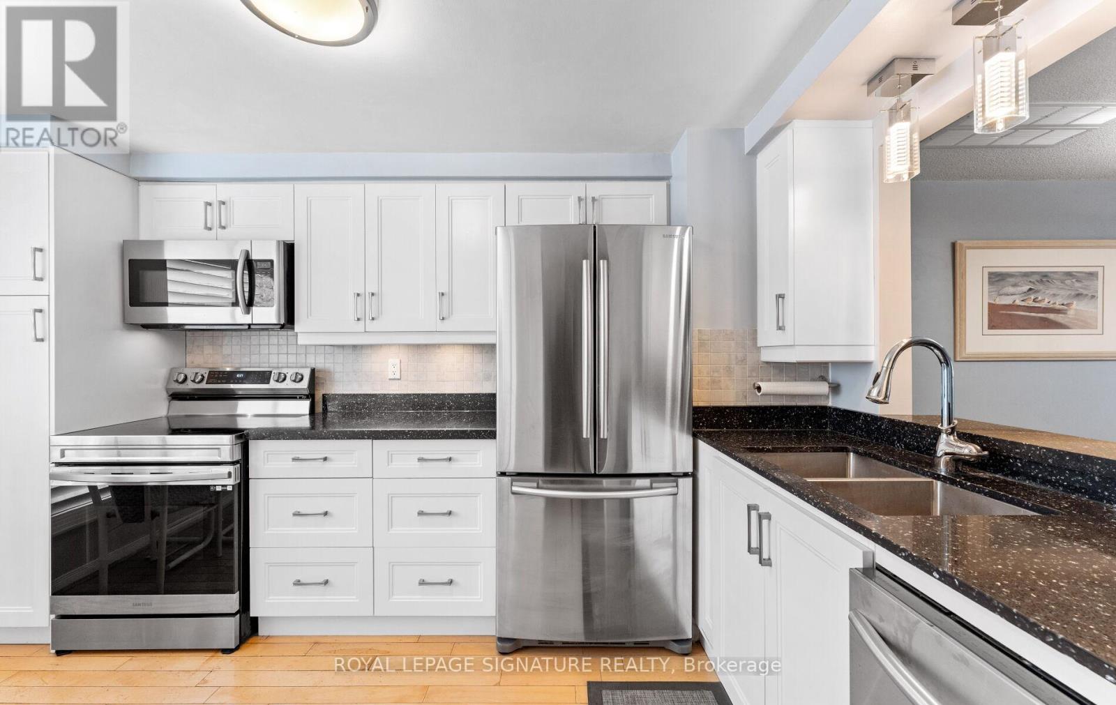 Photo 13 of 74 Dutch Myrtle Way, Toronto ON