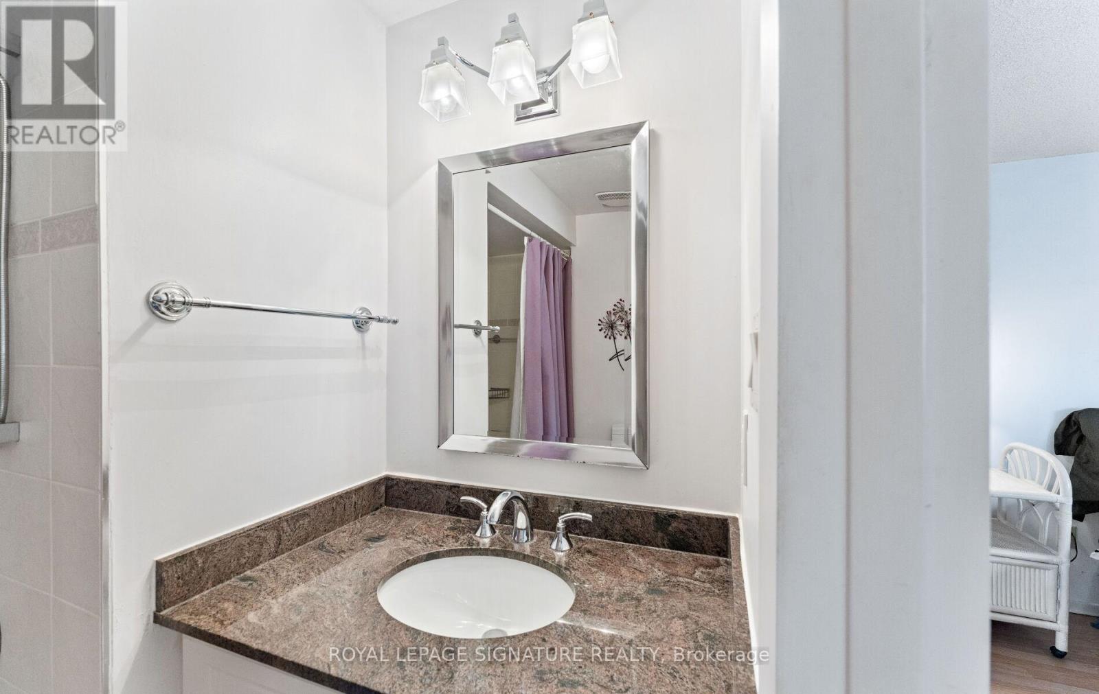 Photo 24 of 74 Dutch Myrtle Way, Toronto ON