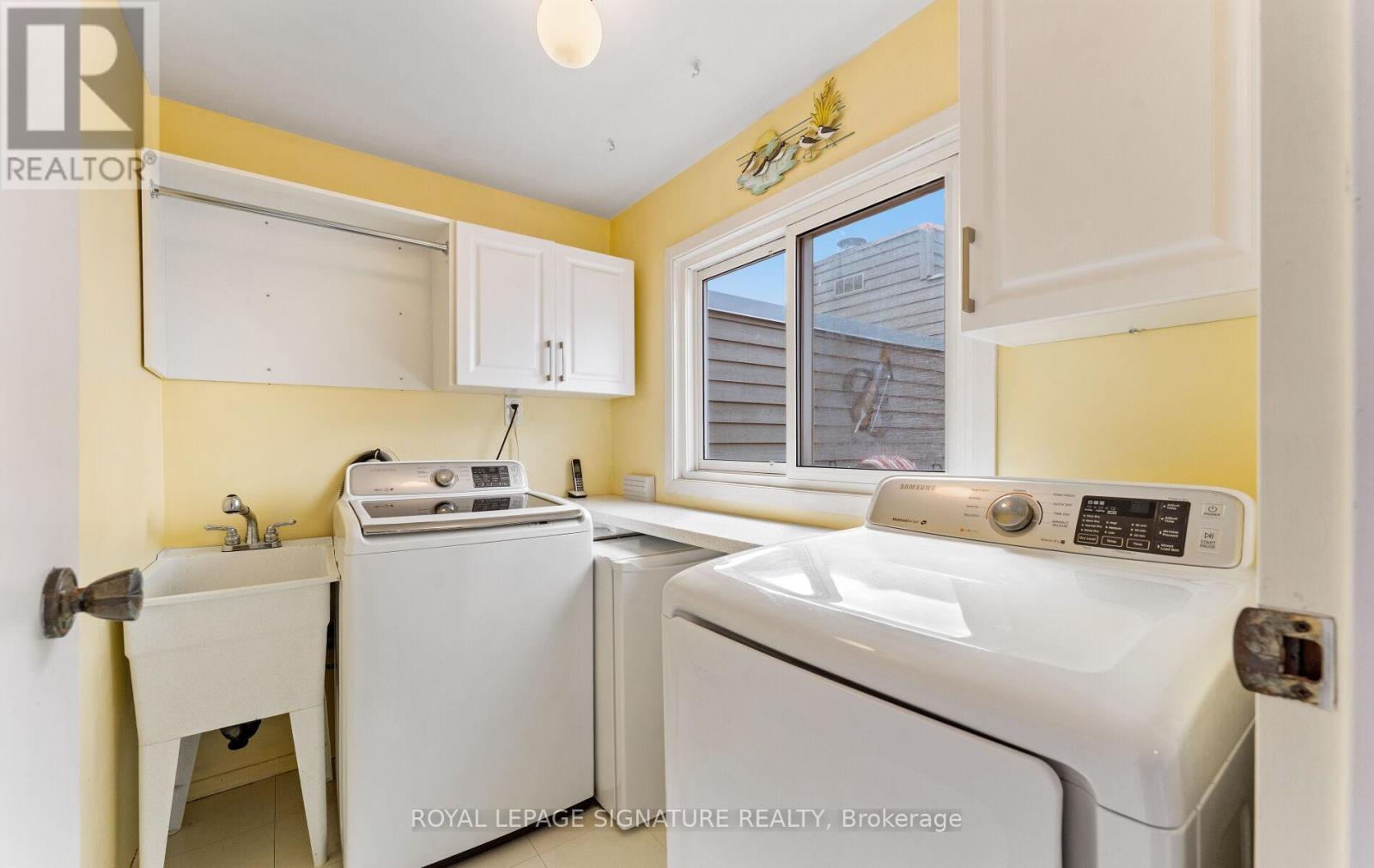Photo 27 of 74 Dutch Myrtle Way, Toronto ON