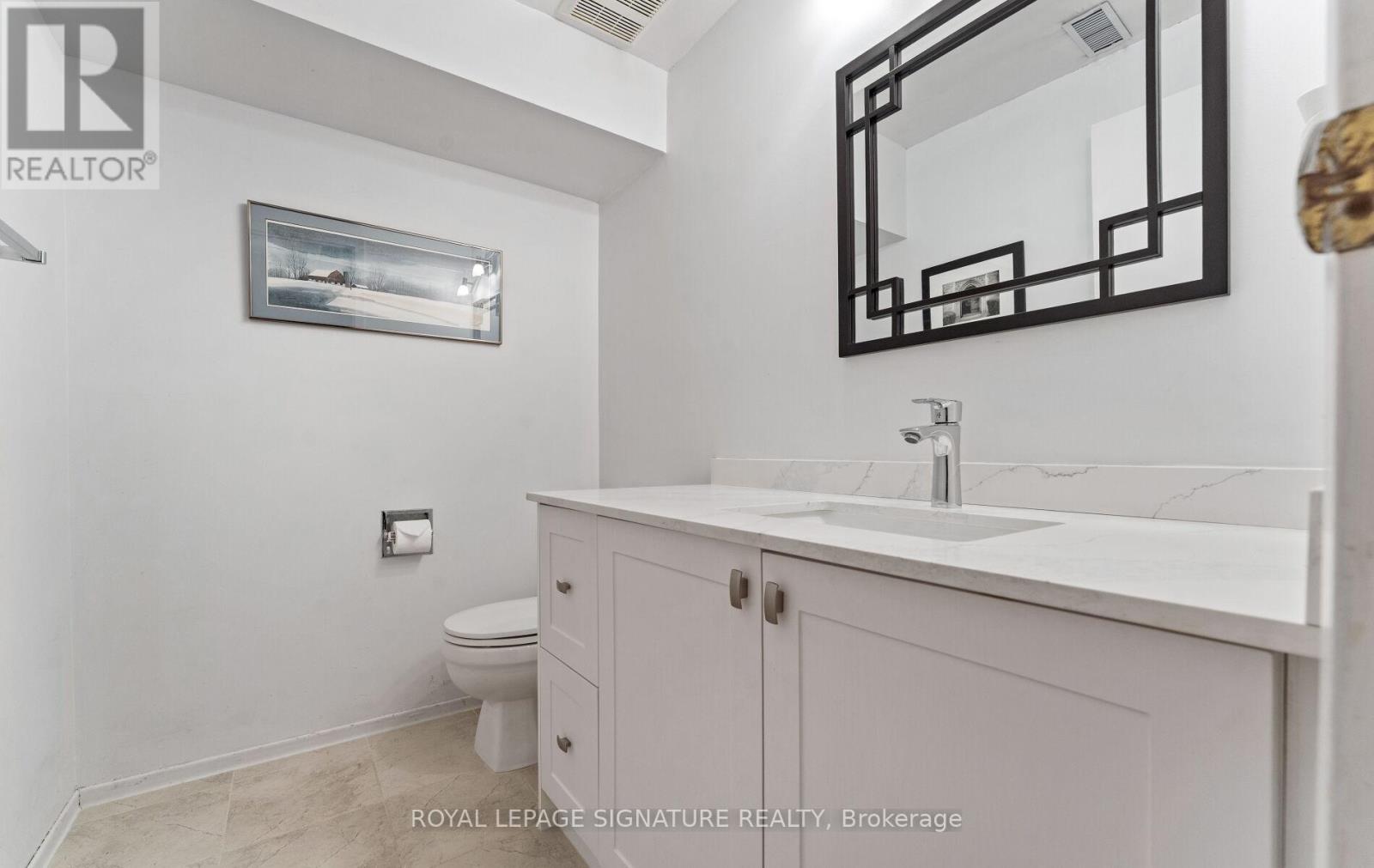 Photo 35 of 74 Dutch Myrtle Way, Toronto ON