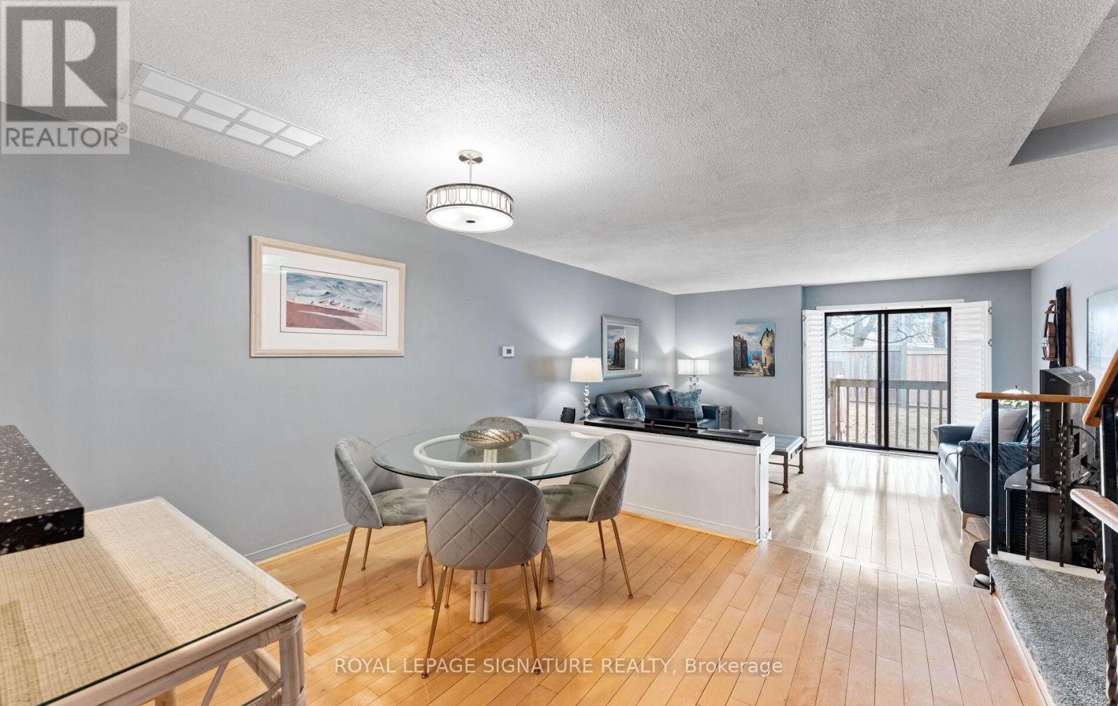 Photo 4 of 74 Dutch Myrtle Way, Toronto ON