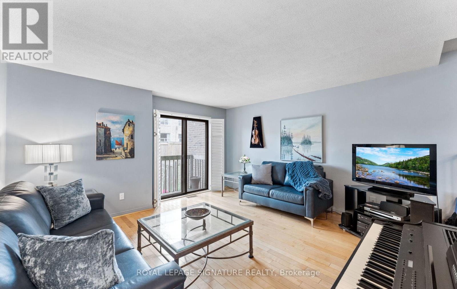 Photo 5 of 74 Dutch Myrtle Way, Toronto ON