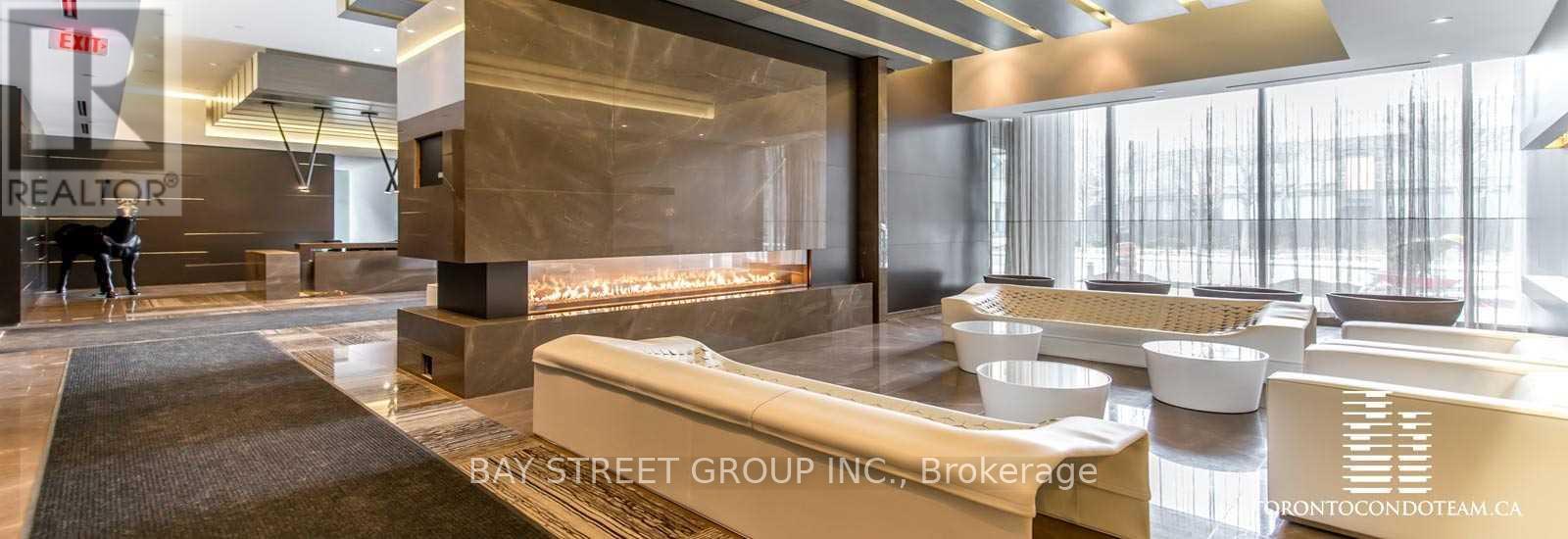 Photo 4 of 4210 101 Charles Street E, Toronto ON