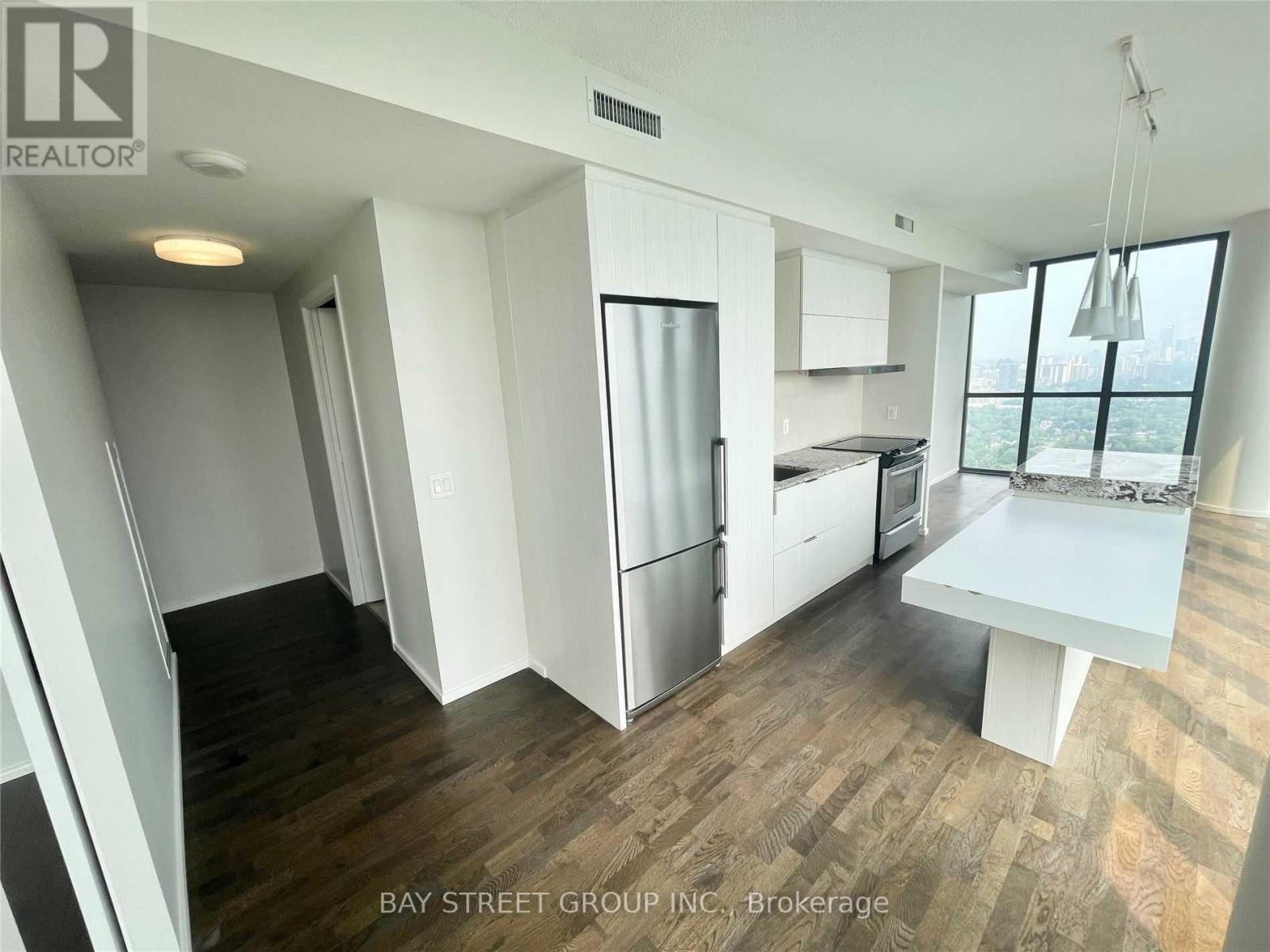 Photo 8 of 4210 101 Charles Street E, Toronto ON