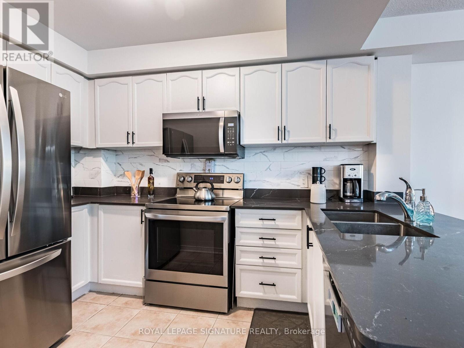 Photo 10 of 11 3055 Elmcreek Road, Mississauga ON