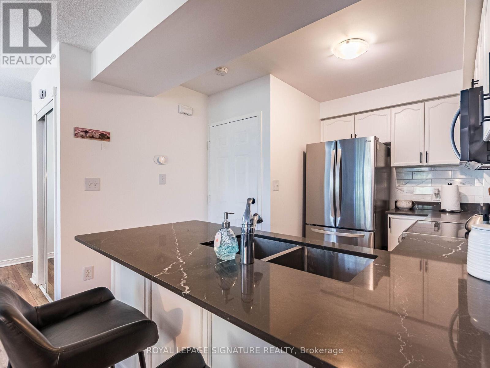 Photo 9 of 11 3055 Elmcreek Road, Mississauga ON