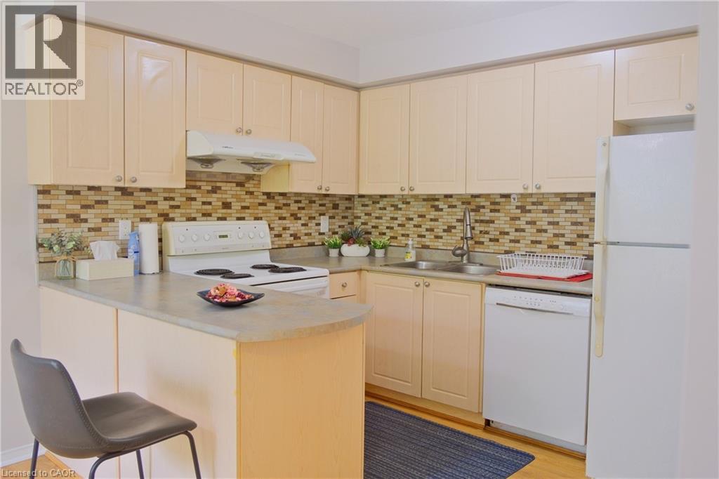 Photo 13 of 59 Mooregate Crescent, Kitchener ON