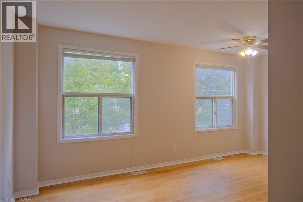 Photo 16 of 59 Mooregate Crescent, Kitchener ON