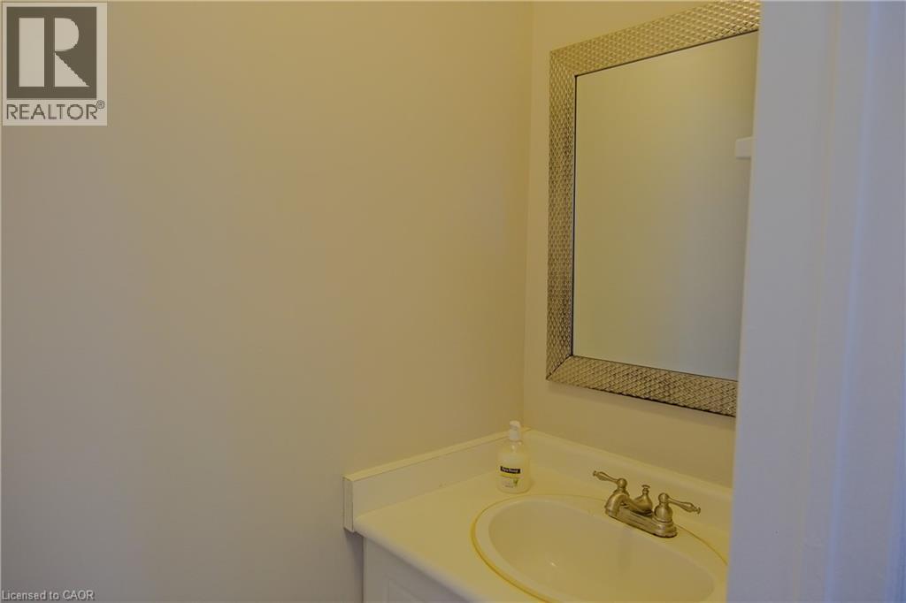 Photo 22 of 59 Mooregate Crescent, Kitchener ON