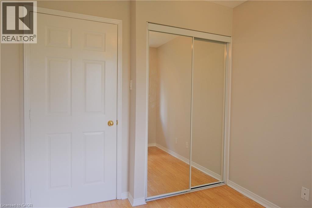 Photo 27 of 59 Mooregate Crescent, Kitchener ON