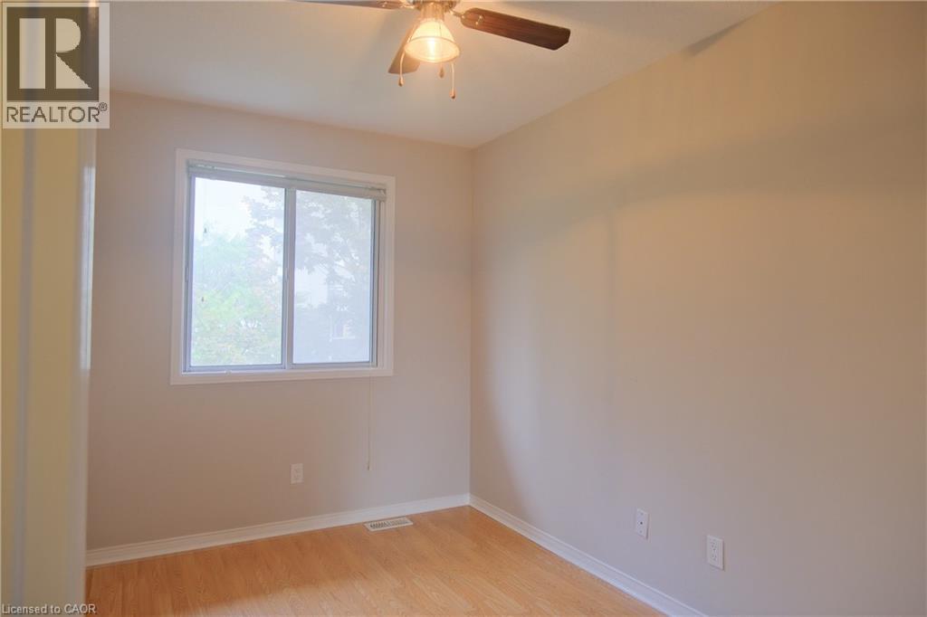 Photo 28 of 59 Mooregate Crescent, Kitchener ON