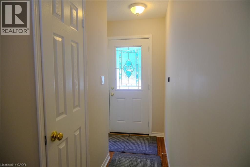 Photo 4 of 59 Mooregate Crescent, Kitchener ON