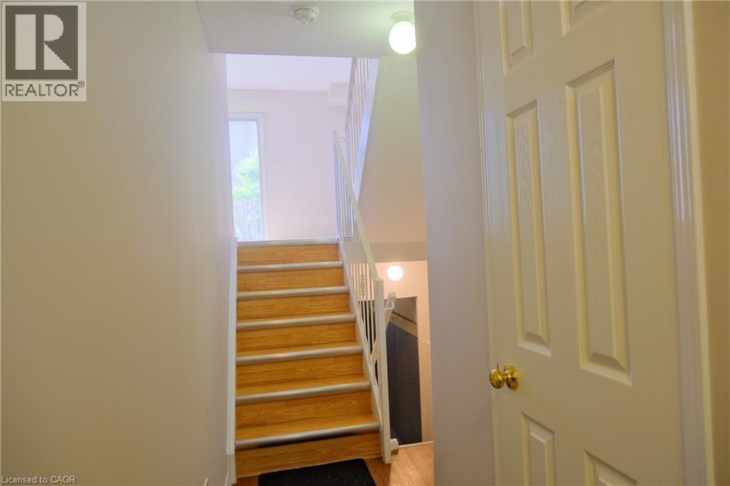 Photo 5 of 59 Mooregate Crescent, Kitchener ON
