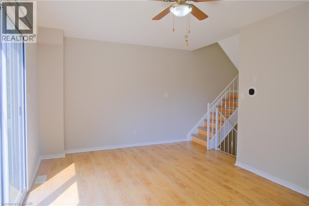 Photo 8 of 59 Mooregate Crescent, Kitchener ON
