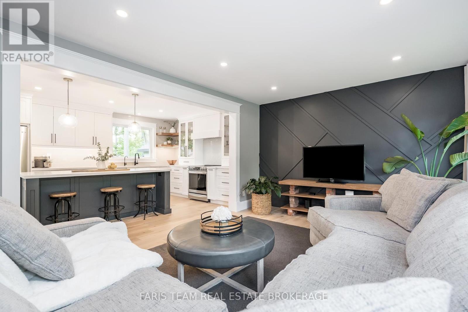 Photo 12 of 8 Malta Crescent, Springwater ON