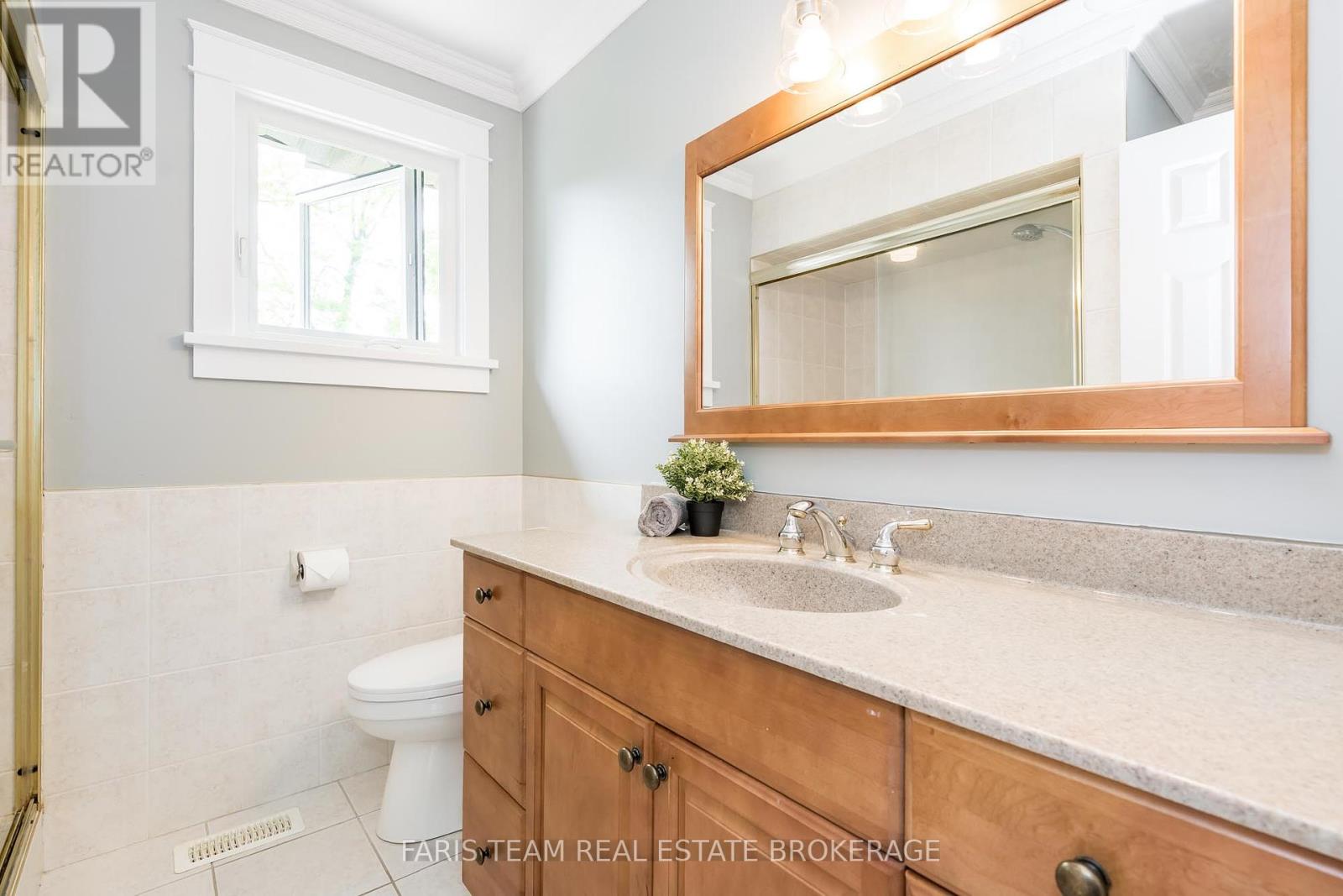 Photo 20 of 8 Malta Crescent, Springwater ON