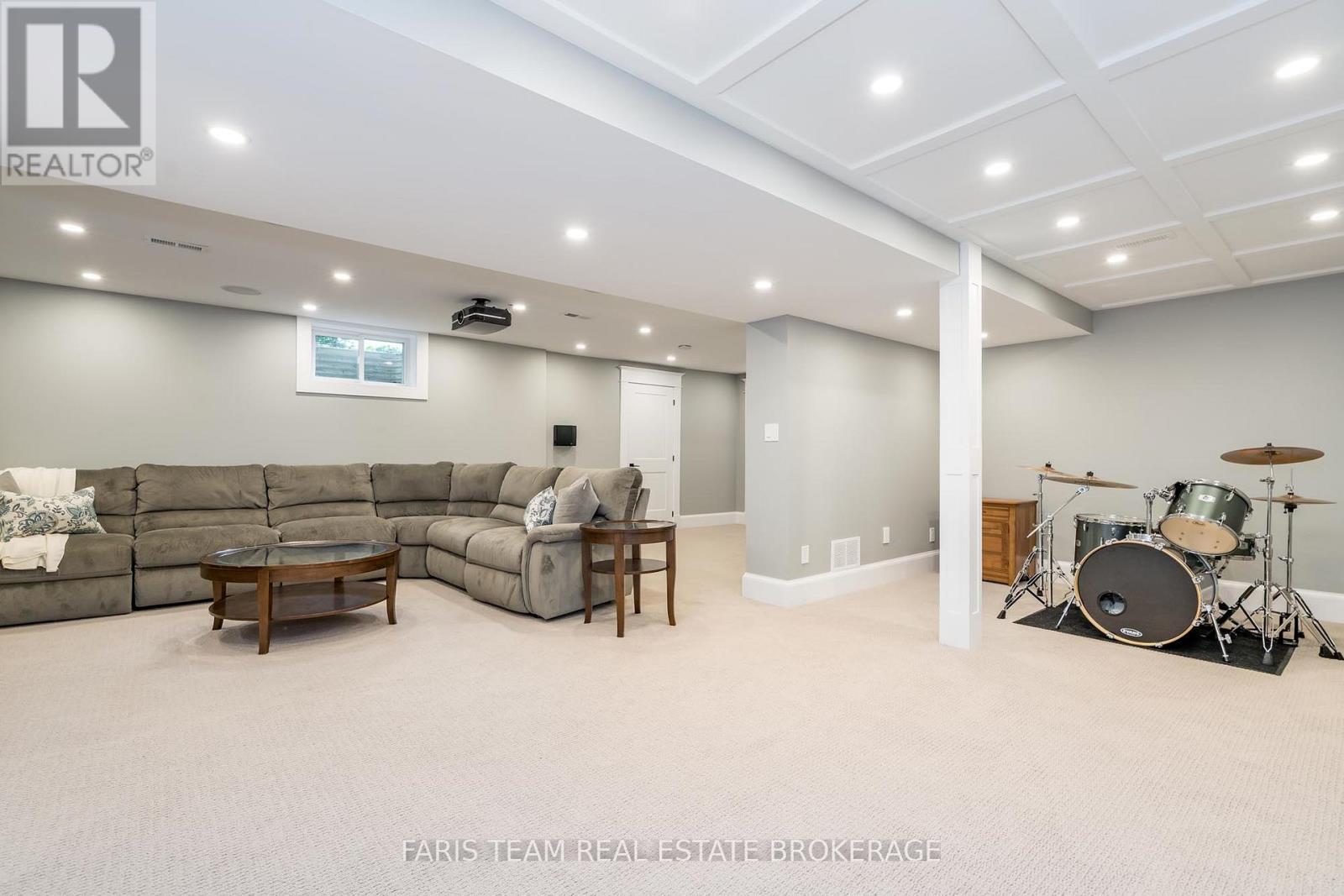 Photo 29 of 8 Malta Crescent, Springwater ON