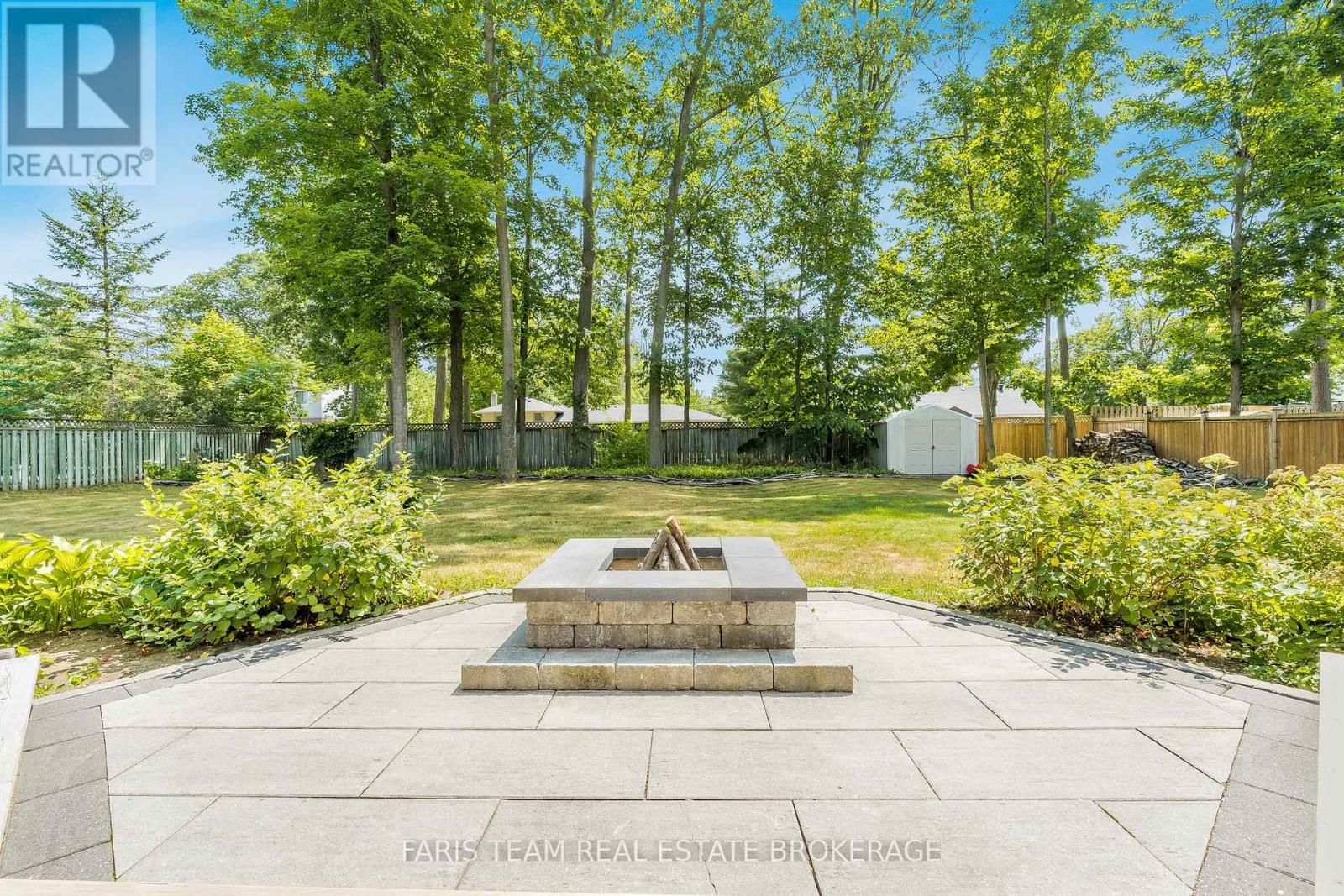Photo 32 of 8 Malta Crescent, Springwater ON