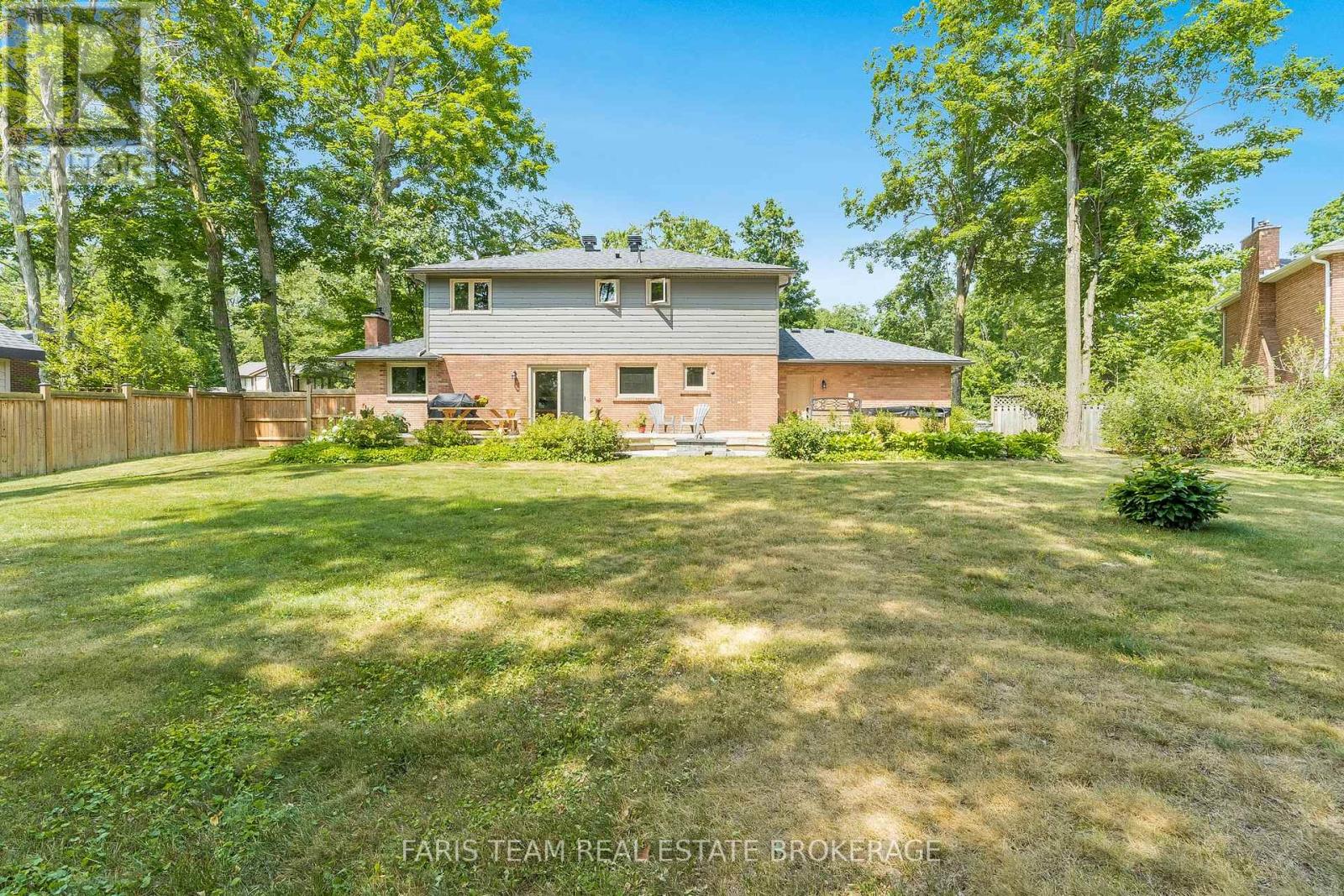 Photo 34 of 8 Malta Crescent, Springwater ON