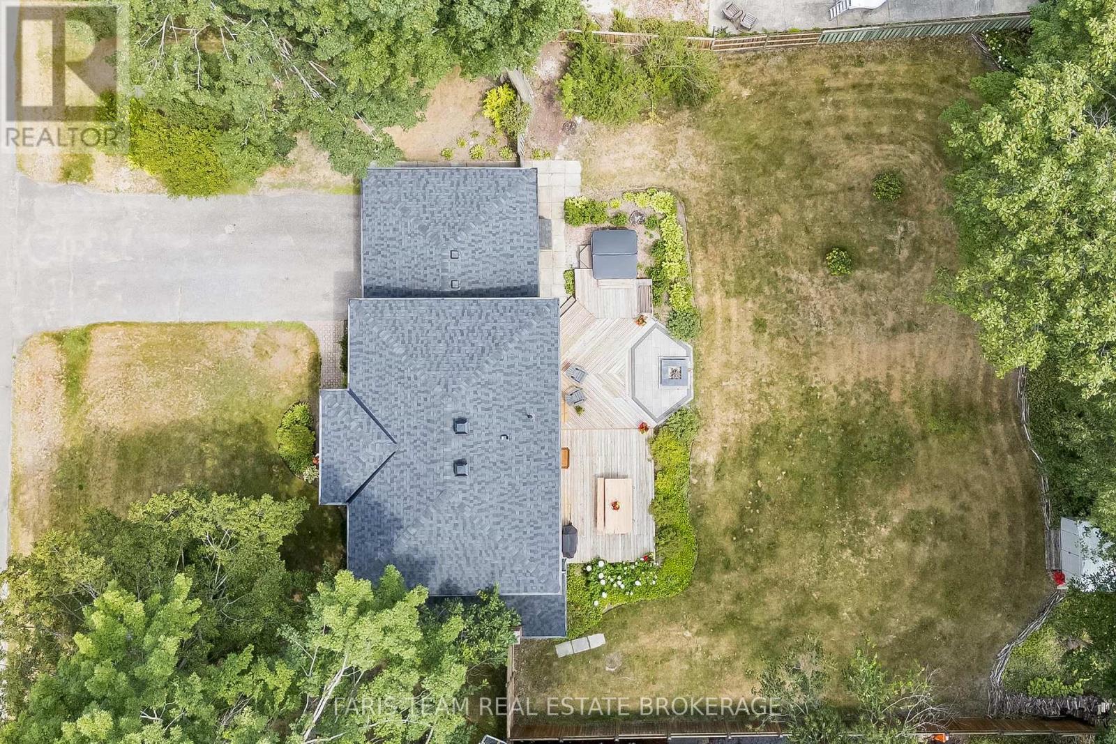 Photo 35 of 8 Malta Crescent, Springwater ON