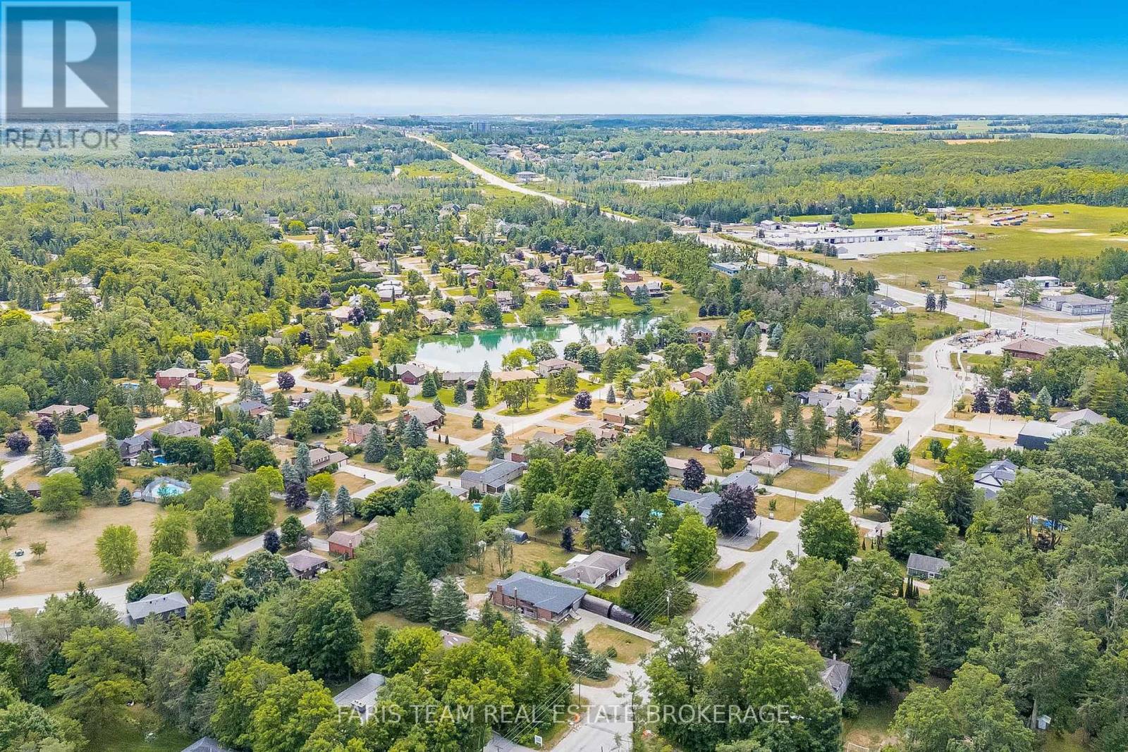 Photo 36 of 8 Malta Crescent, Springwater ON