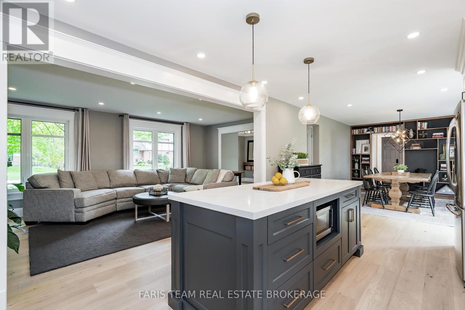 Photo 7 of 8 Malta Crescent, Springwater ON