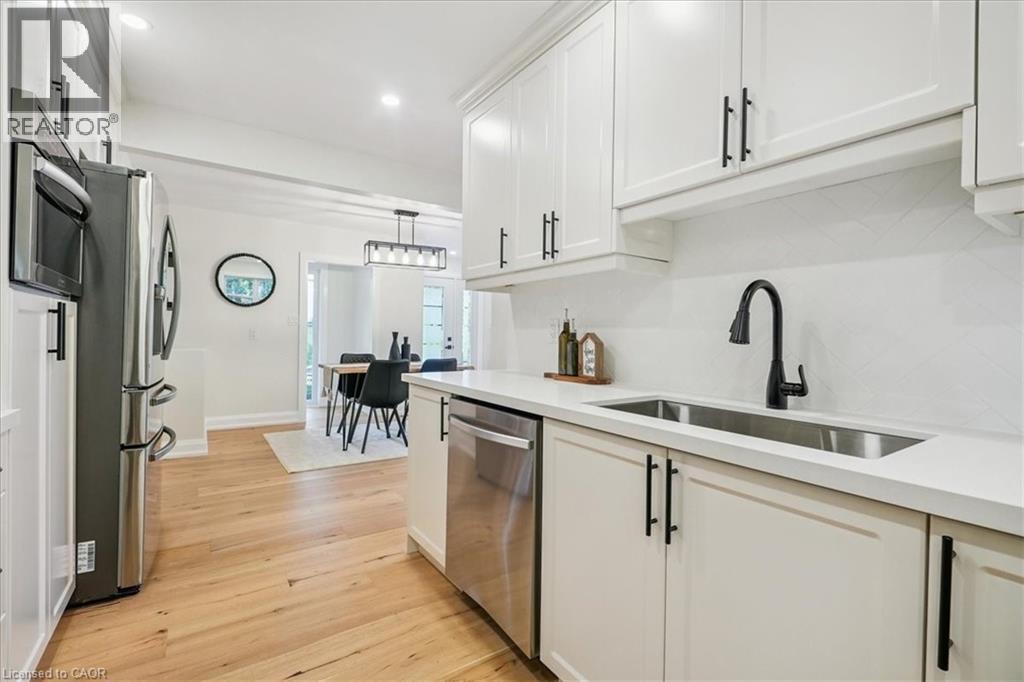 Photo 13 of 25 Elgin Street, Waterdown ON
