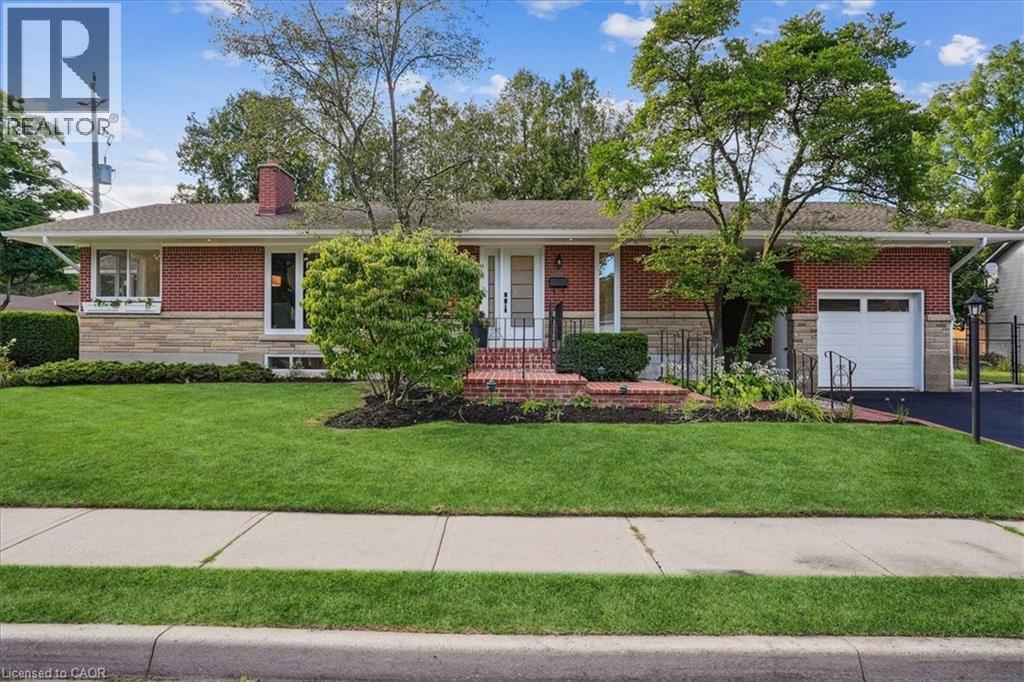 Photo 3 of 25 Elgin Street, Waterdown ON